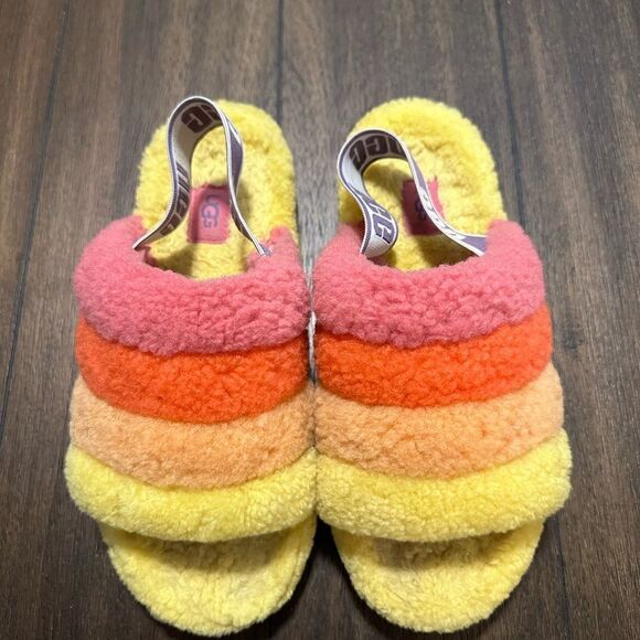 UGG FLUFF YEAH SLIDE Rainbow Pride Slipper Size 7 - Picture 2 of 6